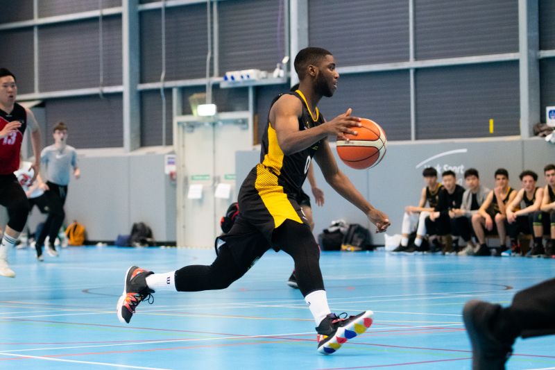 频频失误 频频失误